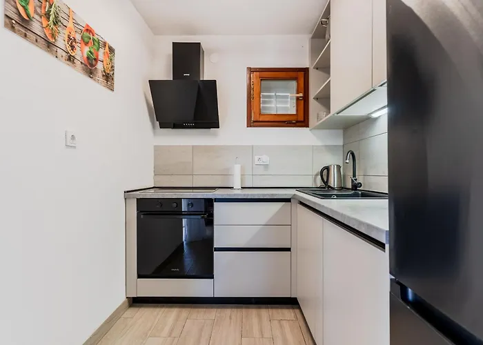 Marin - 4 Apartman Zavala