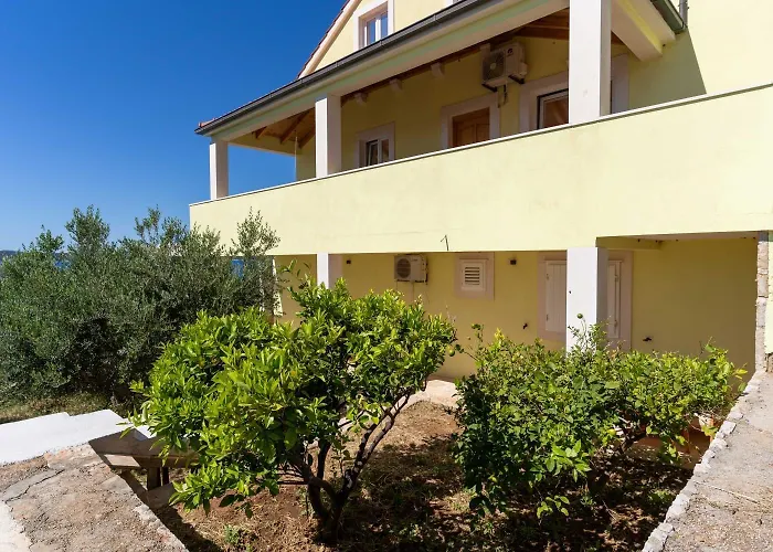 Marin - 4 Apartman Zavala
